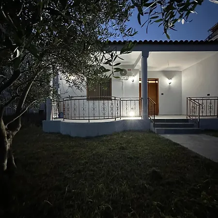 Courtyard Villa *